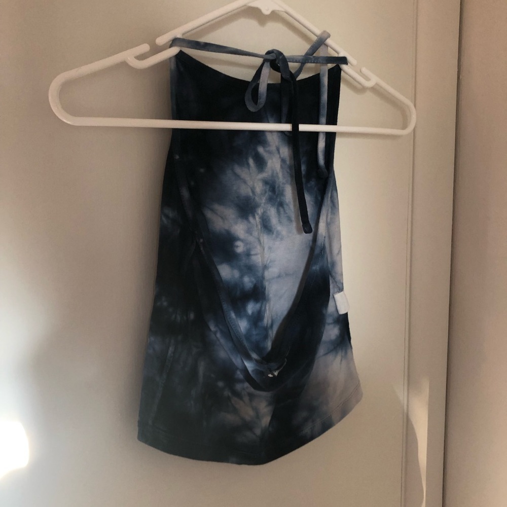 pacsun brandy melville blue white tie die tank